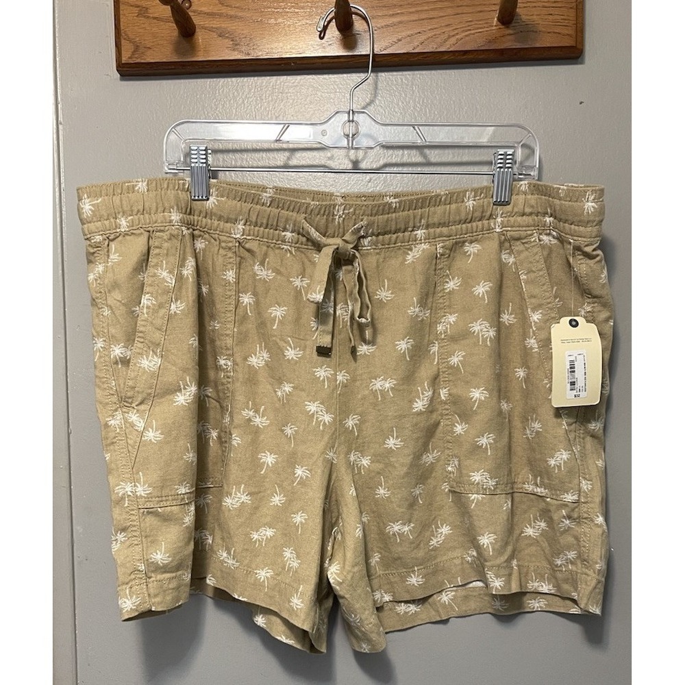 St. John's Bay Linen Blend Shorts Women's Xl Tan/Palm Trees NWT. 40x5 Pockets